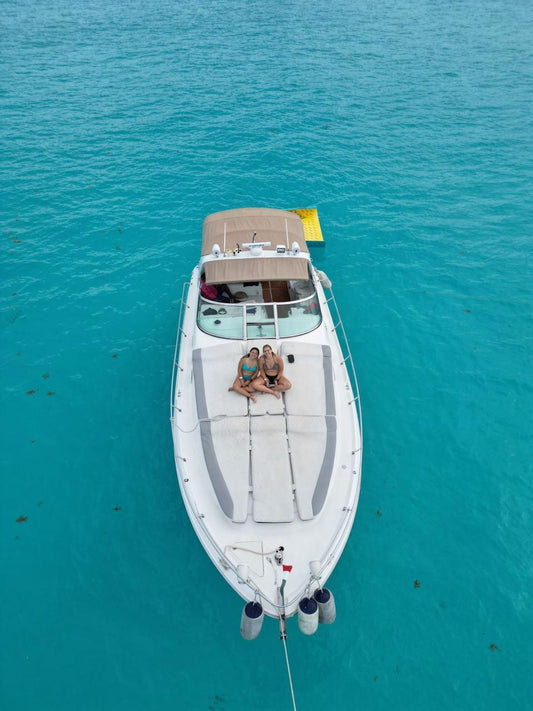 Yate Privado de Lujo 38ft – Tour Exclusivo de 6 Horas en Cancún (8-10 Pax)